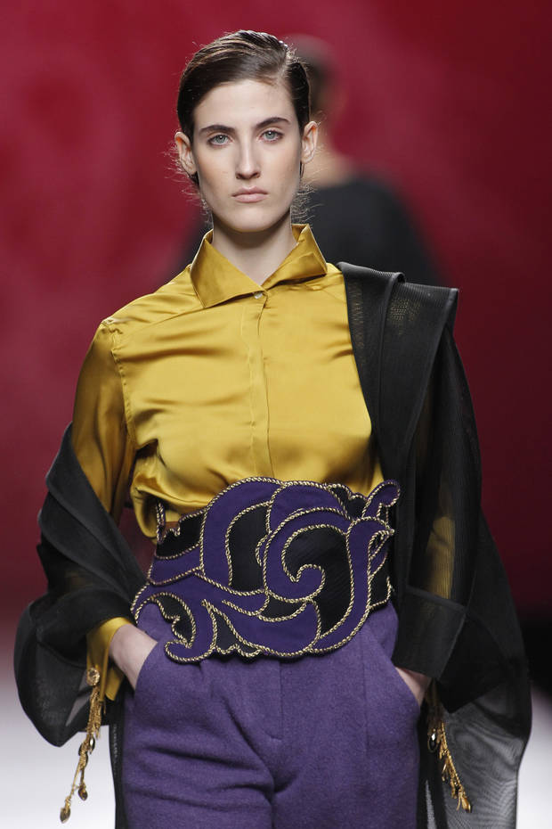 los-mejores-looks-para-ir-a-la-oficina-extraidos-del-desfile-de-ulises-merida-06