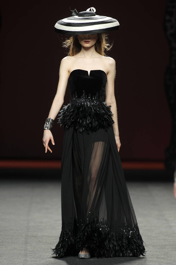 plumas desfile ion fiz