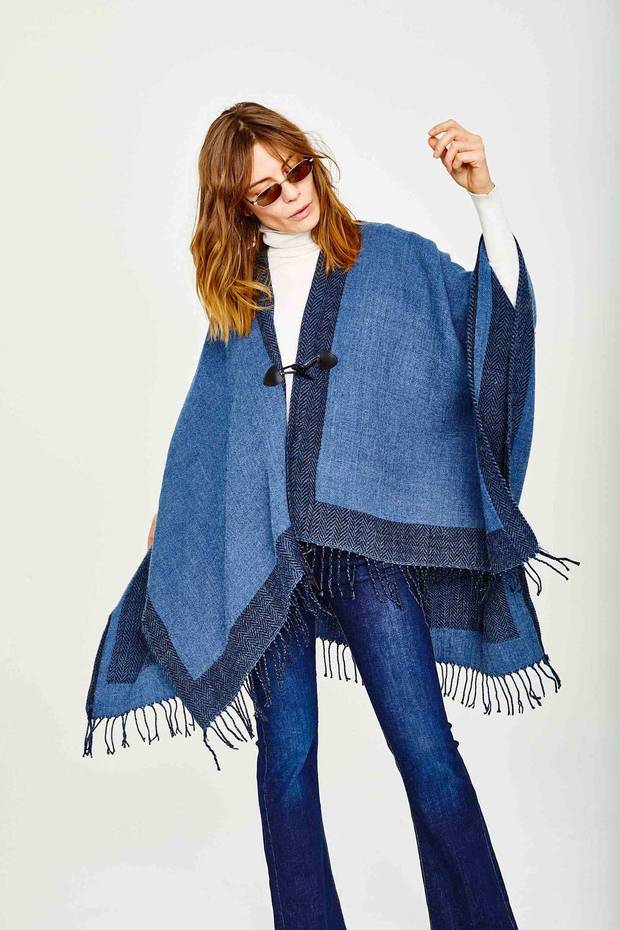 poncho con flecos amichi rebajas (14,9)