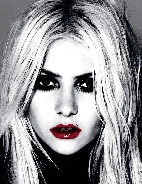 retouched_momsen_052_bw_lips1
