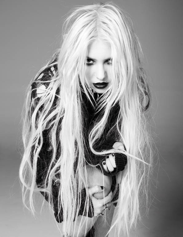 retouched_momsen_338