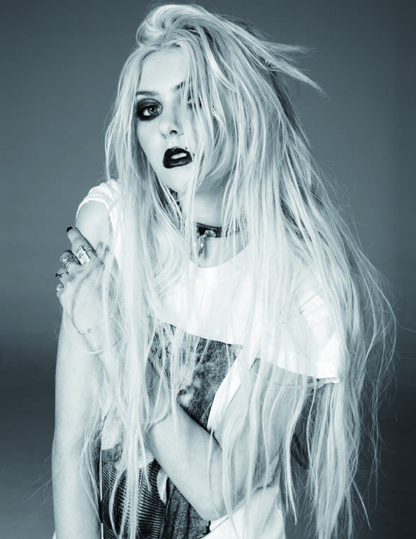 retouched_momsen_470
