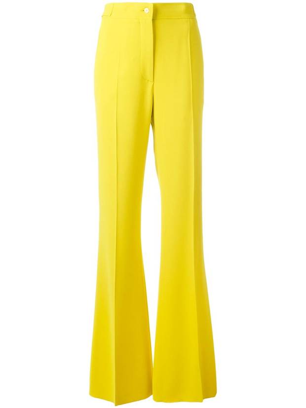 pantalón amarillo