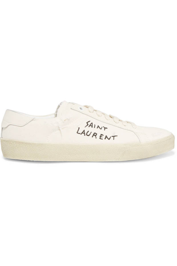 sneakers logo