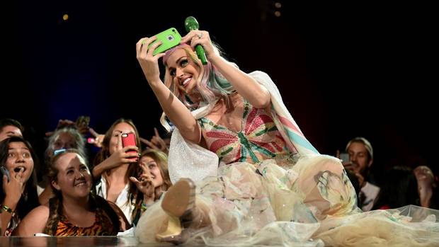 Snapchat y Periscope. Las nuevas redes sociales que los famosos adoran katy-perry