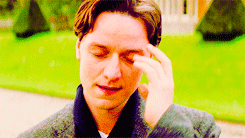 Traje men crying