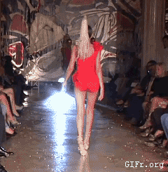 10-frases-mas-importantes-yves-saint-laurent_GIF6