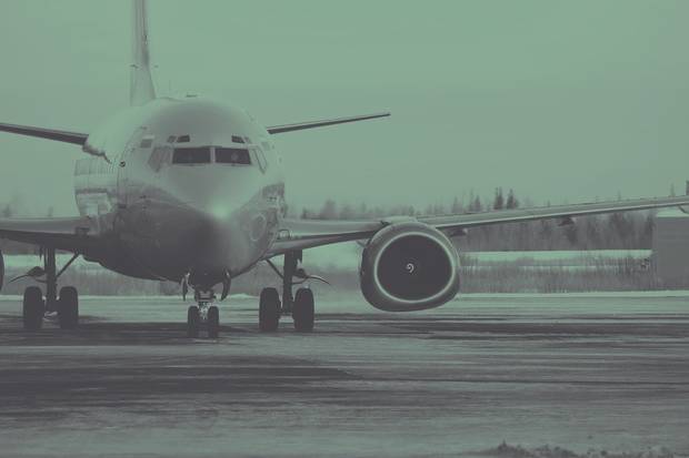 bolsillos-a-cubierto-ahorrar-en-vacaciones-es-posible-trabajo-playa-facturacion-online-equipaje-aeropuerto-avion