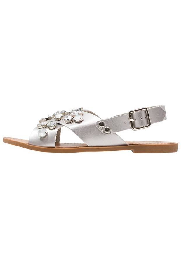 lo-must-glam-las-15-sandalias-fetiche-este-verano-anna-field