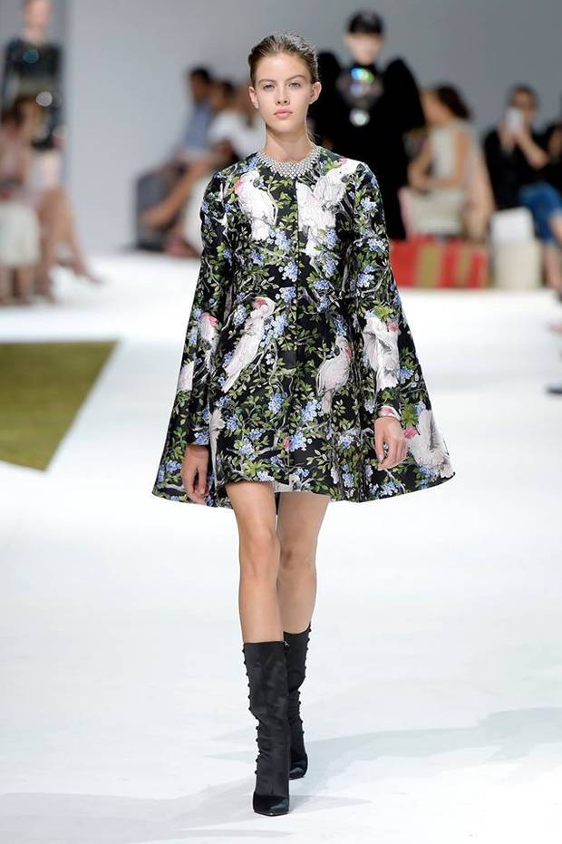 los-mejores-looks-la-semana-la-alta-costura-paris-oi-2016-17-giambattista-valli-romanticismo-minivestido