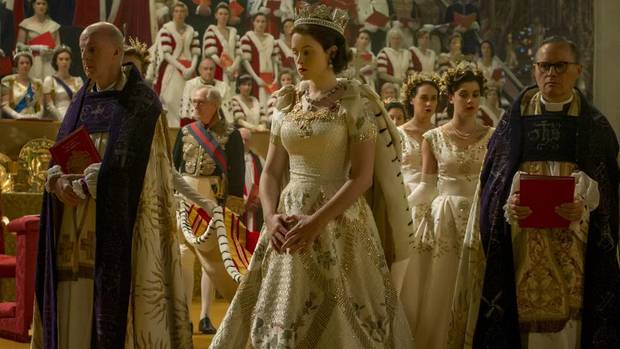 moda-en-the-crown-coronacion