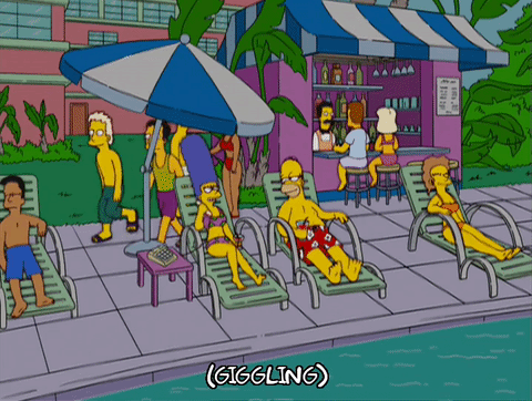 must-have-fondo-armario-cuidara-piel-verano-los-simpsons-gif