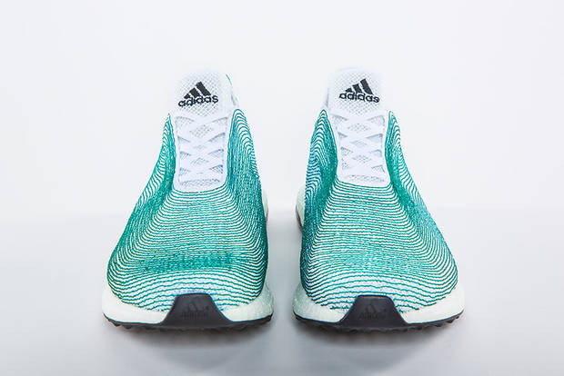 nuevo-rumbo-la-moda-pasos-sostenibles-adidas-zapatillas-recicladas