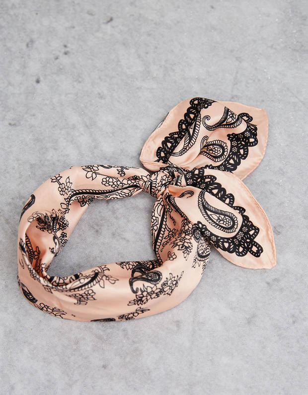tendencias-vanidad-bandana-bershka