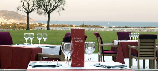 terrazas-que-no-pueden-faltar-en-tu-agenda-estival-restaurant-verema-sitges-hotel-dolce
