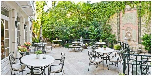 terrazas-que-no-pueden-faltar-en-tu-agenda-estival-restaurant-verema-sitges-jardin-orfila