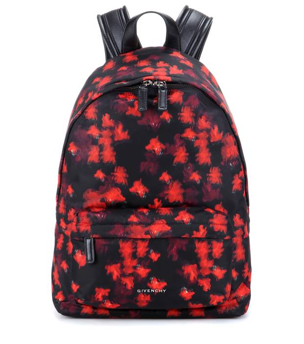 vuelta_al_cole_las_mochilas_que_llevaras_este_año_givenchy