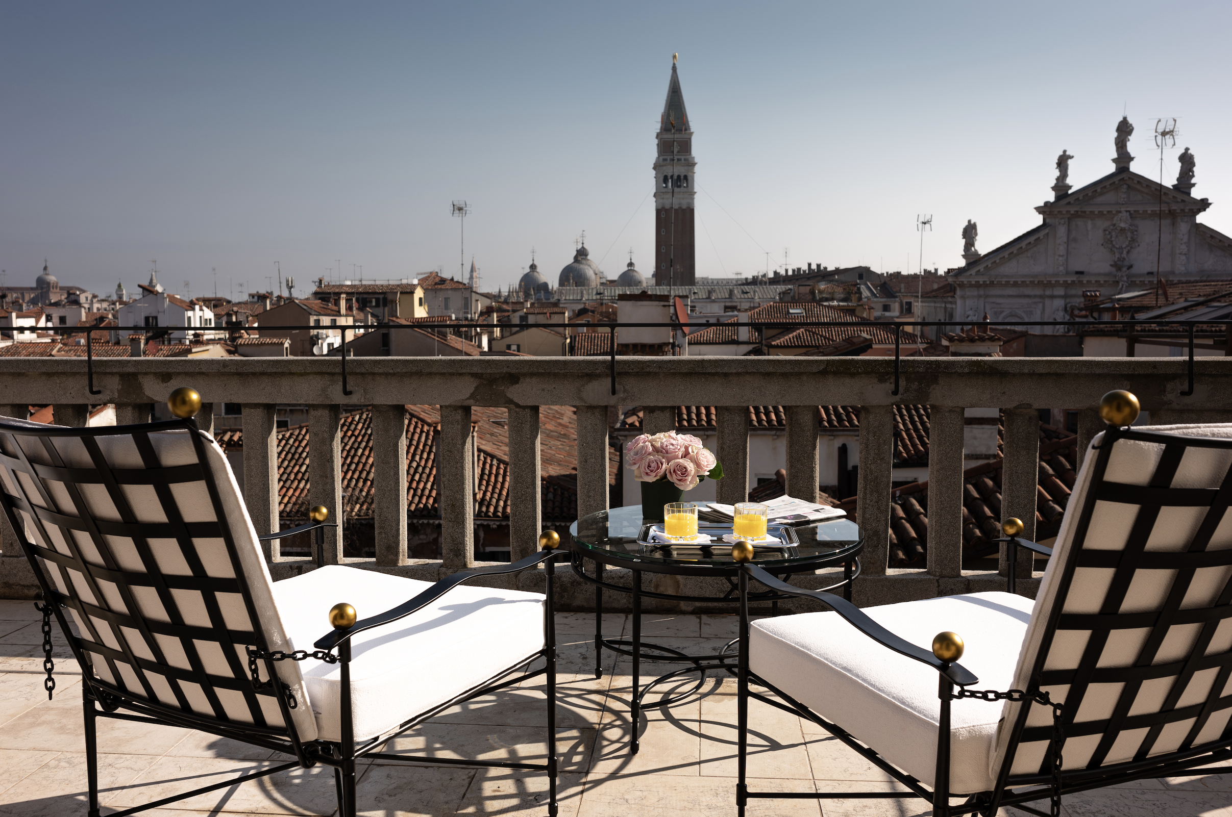 Terraza de la Junior Suite Supérieure. Cortesía de Nolinski Venezia.