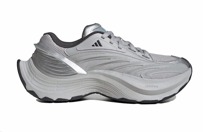 adidas vía Stockx. Precio: 333,00€