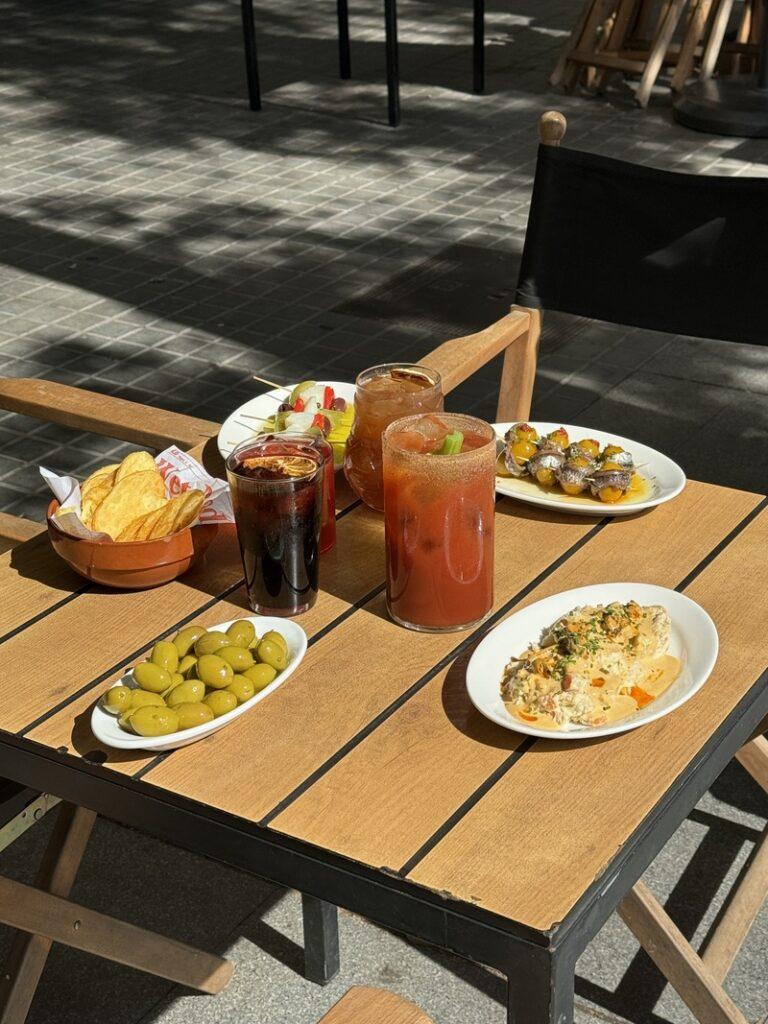 V de Vermut (Carrer de Manso, 1)