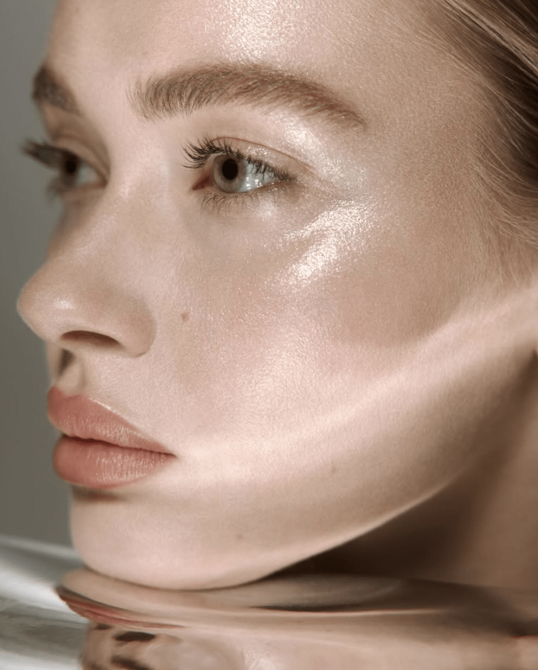 Qué es un «skin tint» y por qué deberías usarlo. Imagen: @kyliecosmetics