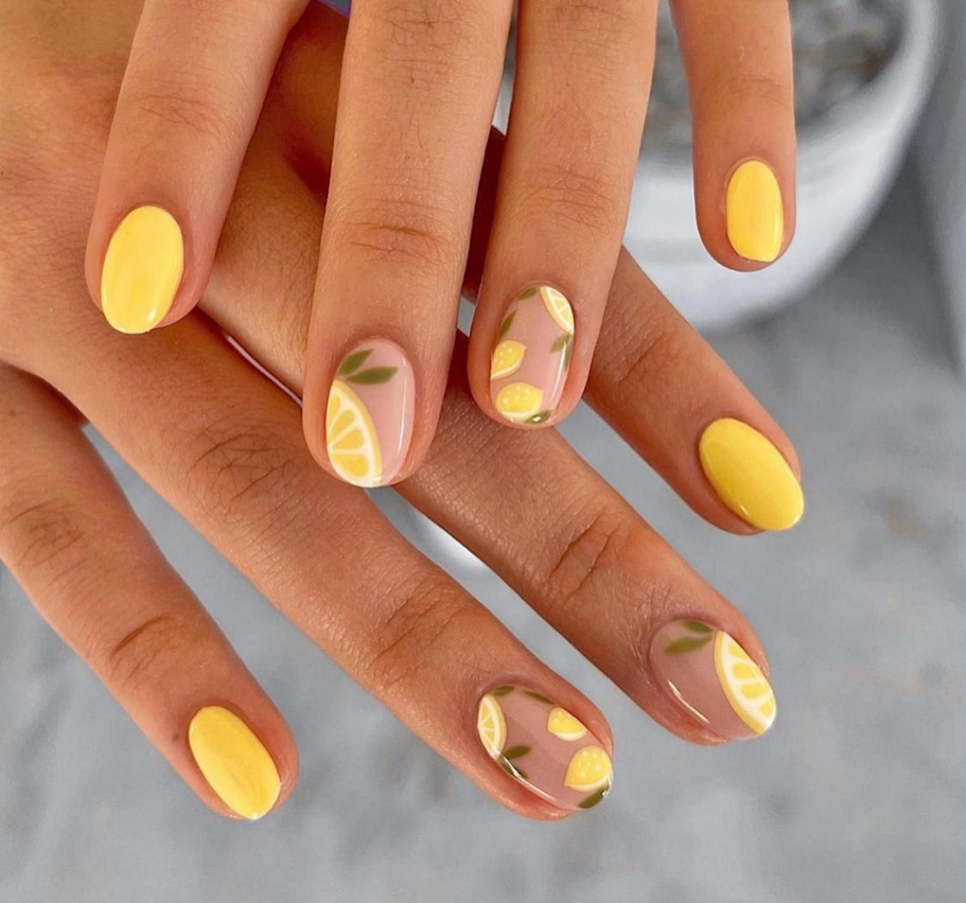 Las uñas de limones son la tendencia en manicura estrella del verano