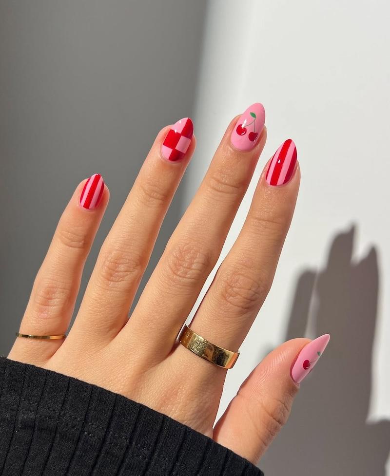 Las uñas con cerezas son la última tendencia en uñas para este agosto