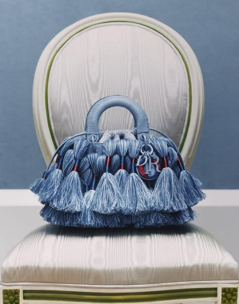 Bolso de la nueva colección de Jonathan Anderson.