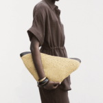 Conjunto marrón de lyocell de Mango.