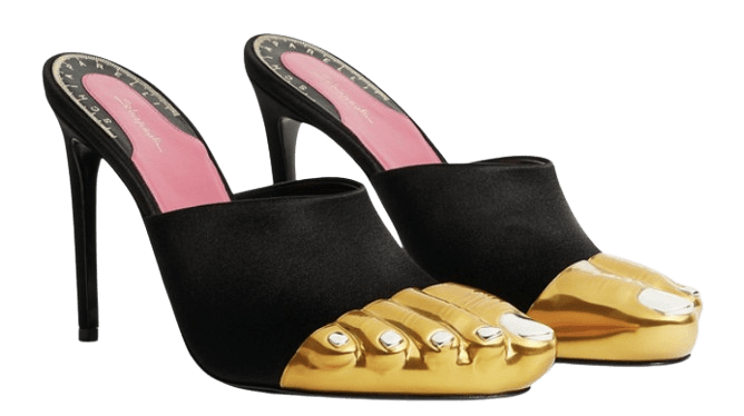 Sandalias de Schiaparelli con forma de pie humano.