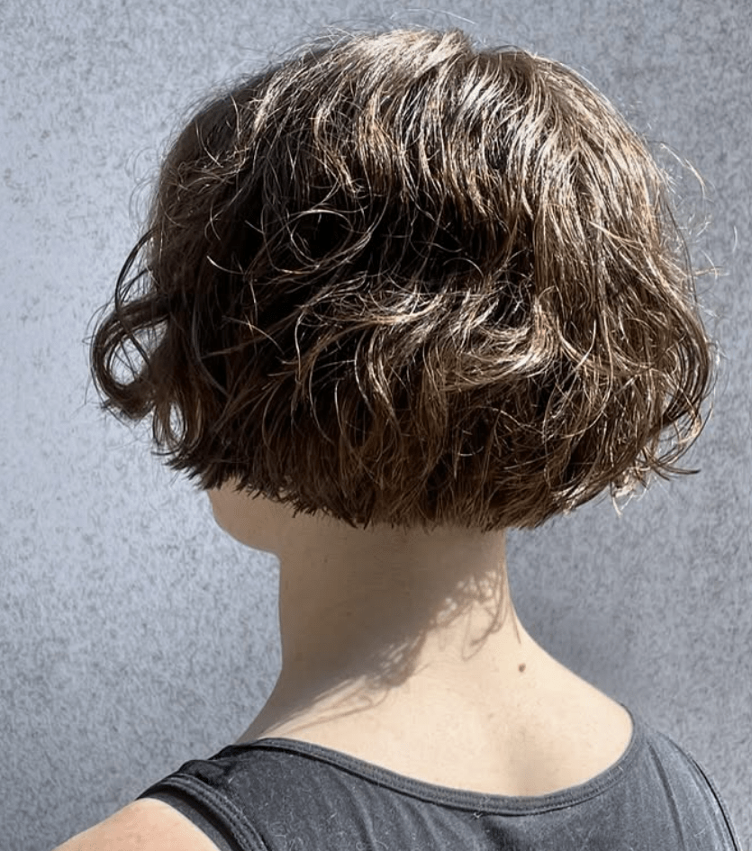 Corte baby bob muy corto.