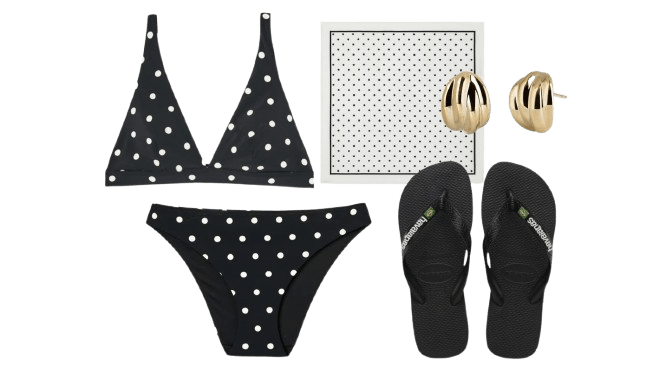 Conjunto con bikini de lunares.