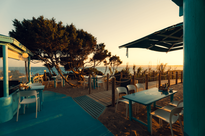 Blue Bar, Playa de Migjorn atardecer