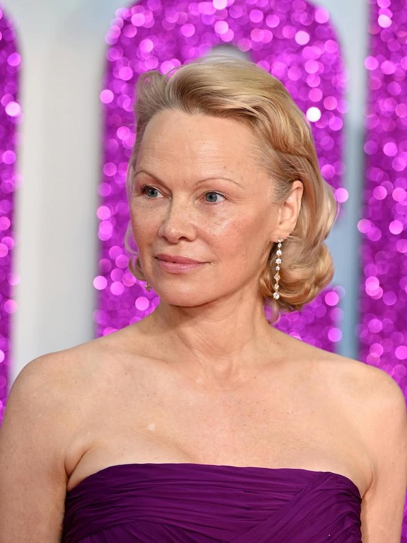 Pamela Anderson en la premiere de The Naked Gun en Londres