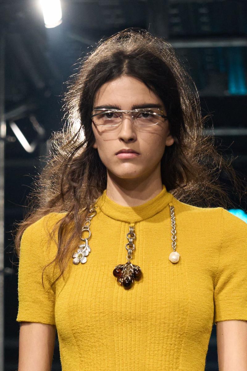 Propuesta de belleza presentada por Prada en FW25 Ready-to-Wear