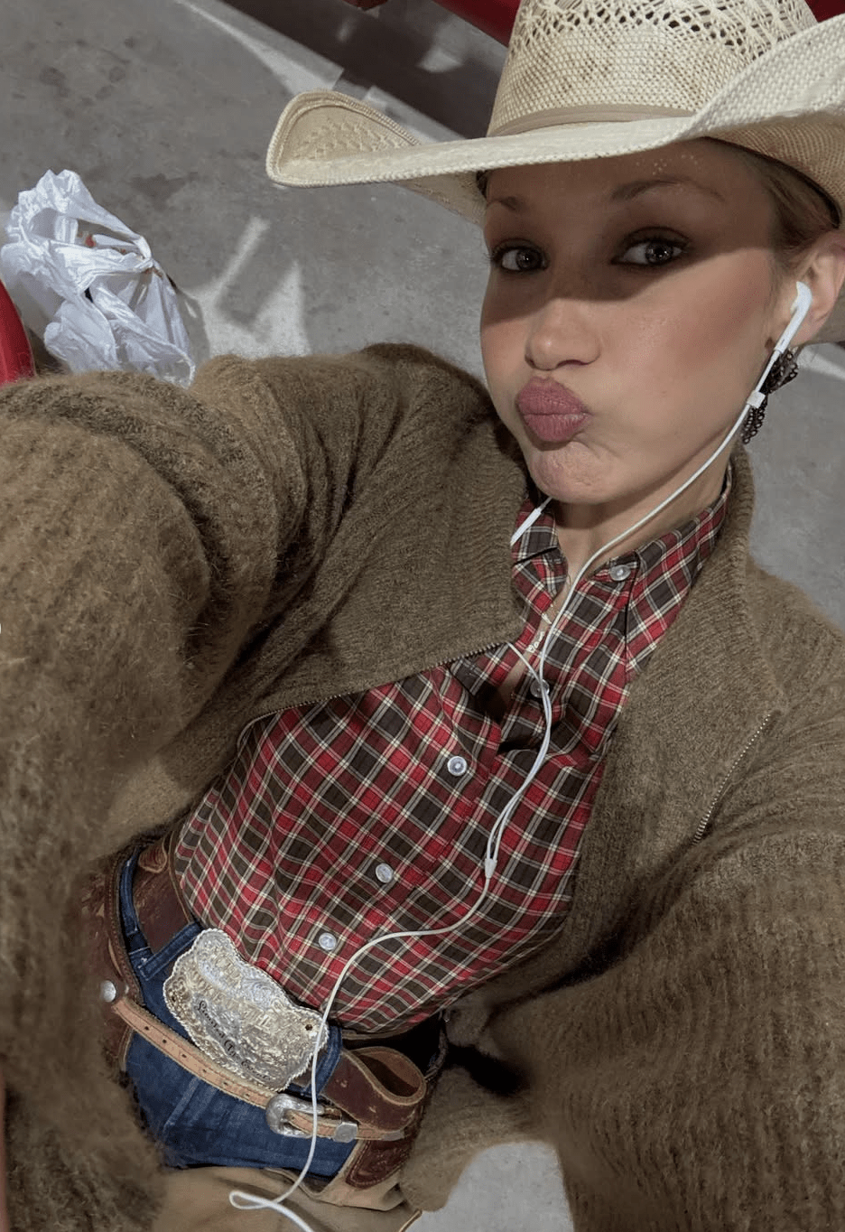 @bellahadid western chic