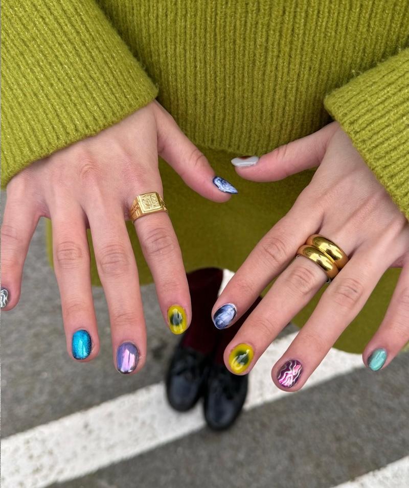 Manicura mixta para uñas cortas