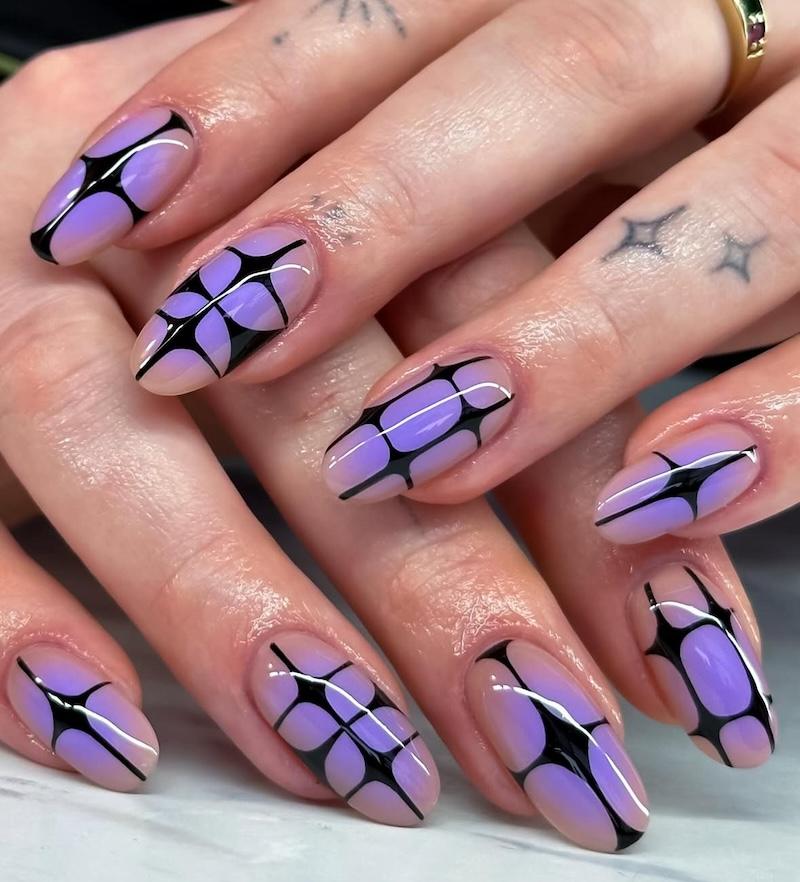 Uñas geométricas con base de aura nail