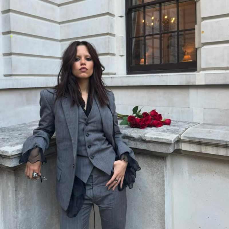Jenna Ortega luciendo Shaggy layers