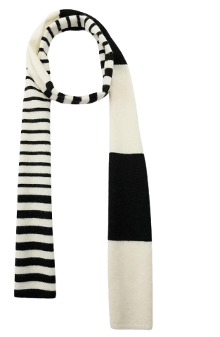 Bufanda de punto con estampado de rayas de Zara.