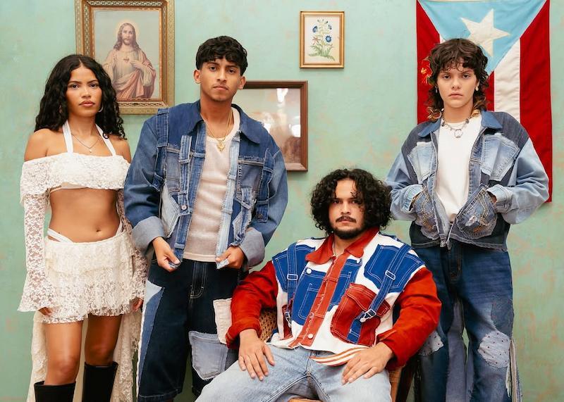 Banda Chuwi con moda originaria de Puerto Rico durante de la residencia de Bad Bunny.