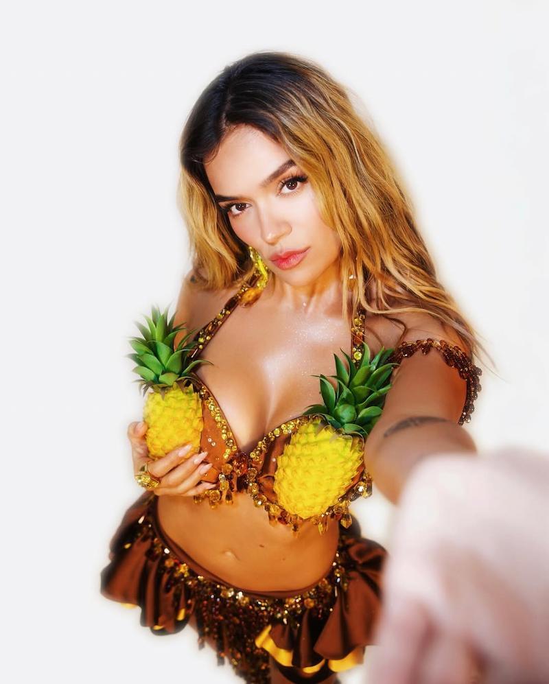 Karol G cabeza de cartel Coachella 2026.