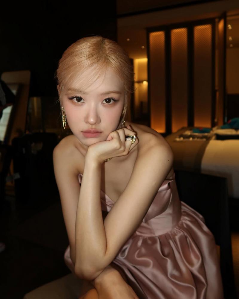 Rosé con flequillo japonés