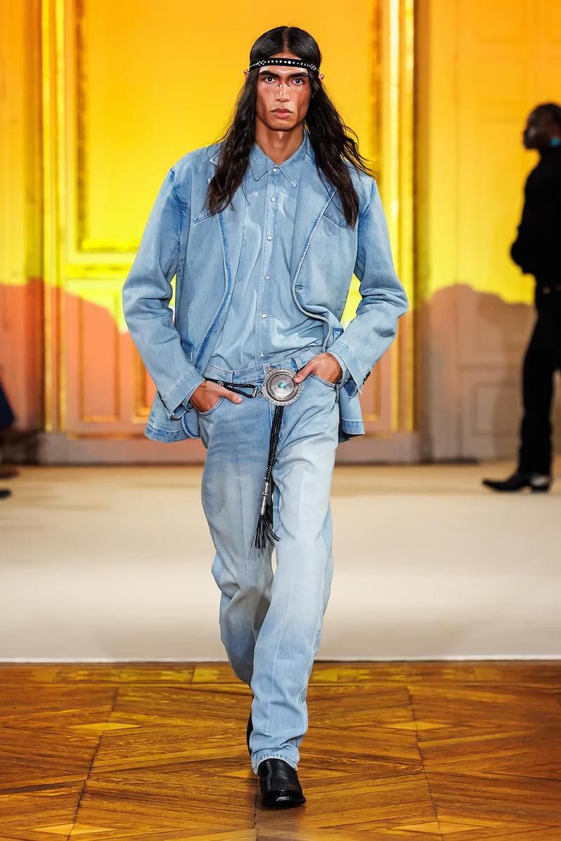 Look 9 presentado por Austin Post Apparel en Season One: At First Light