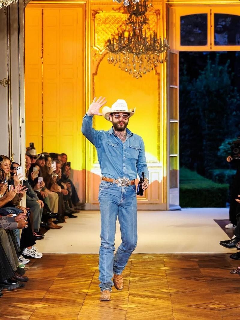Post Malone cerrando el desfile de Austin Post Apparel - Season One: At First Light