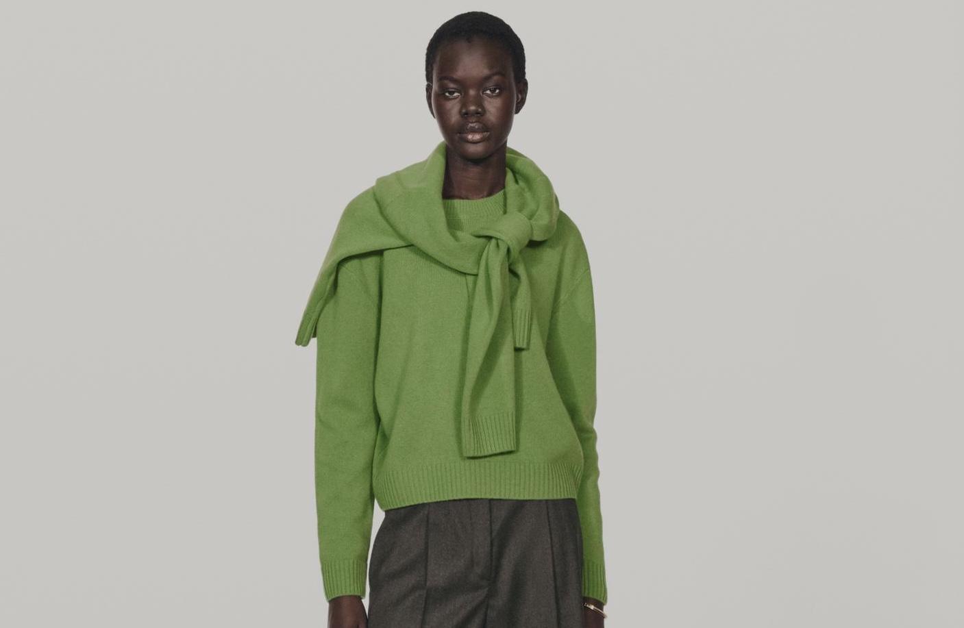 Este otoño tu nueva bufanda será un jersey atado al cuello. Imagen: cortesía de Massimo Dutti.