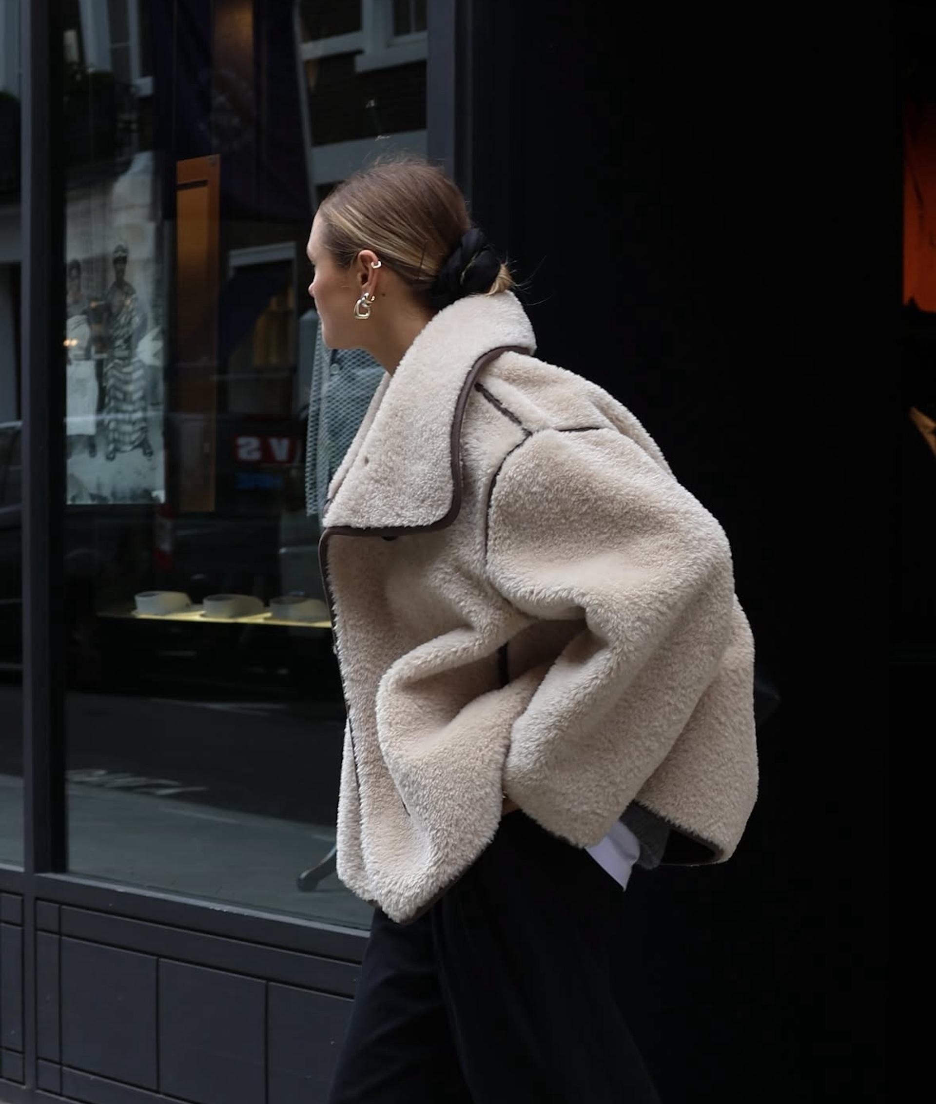 Las prendas de borrego más cool para el invierno. Imagen: Instagram @immillieholmes.