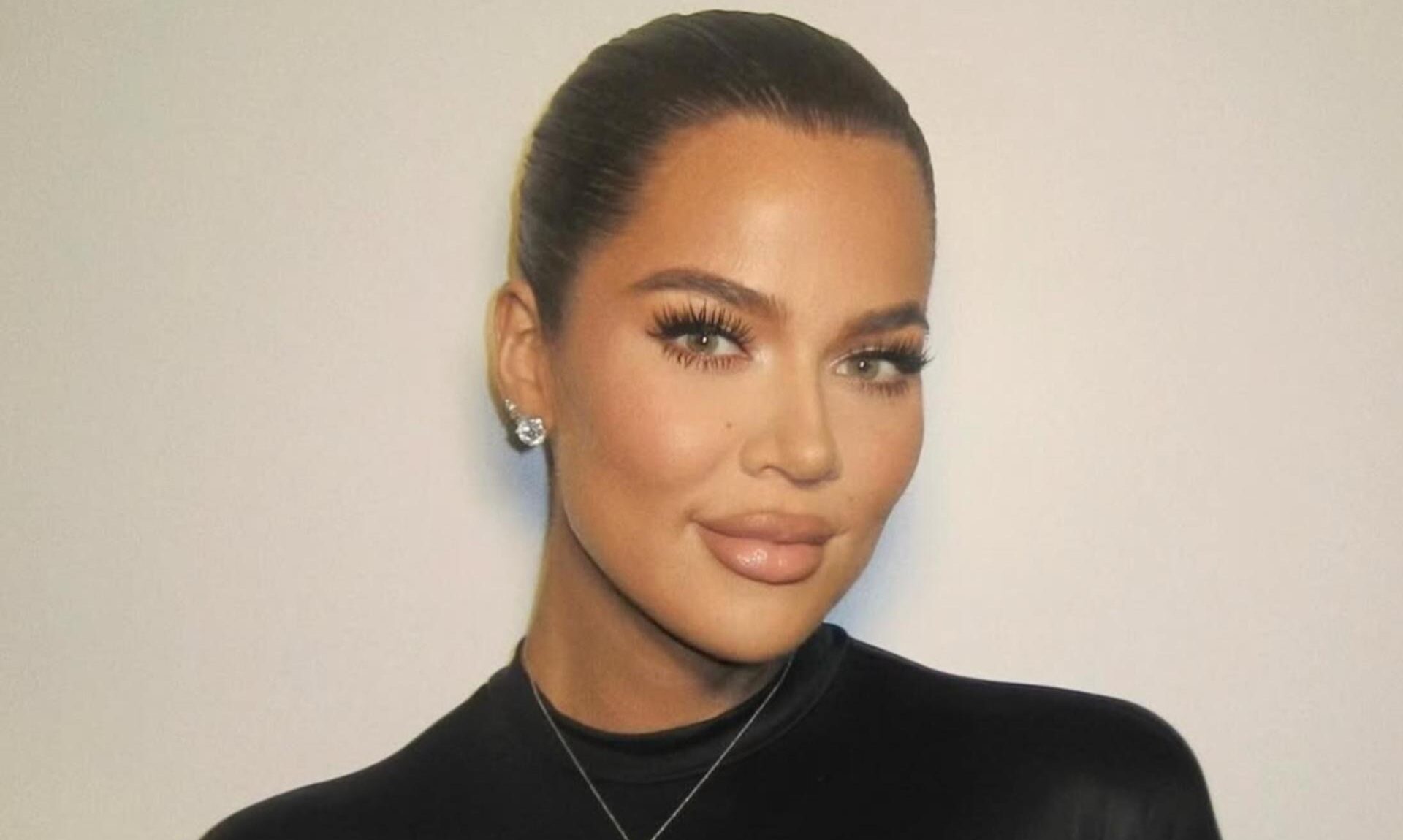 Así debe ser tu maquillaje para salir perfecta en la foto del DNI. Imagen: Instagram @khloekardashian.