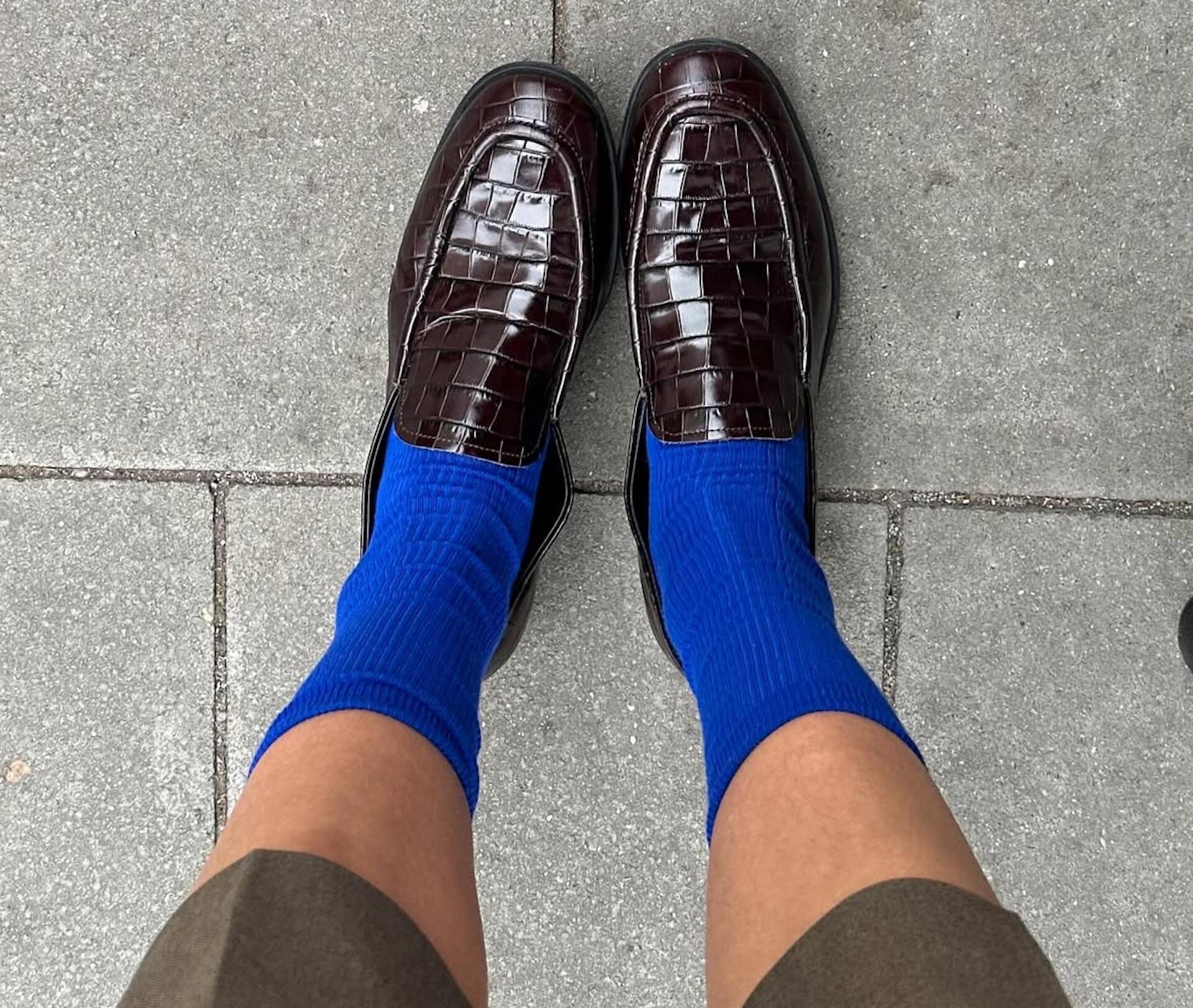 Así llevarás este invierno tus zapatos de verano. Imagen: @lara_bsmnn