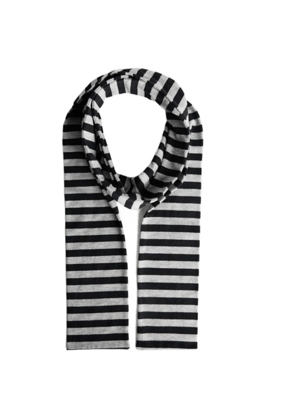 Bufanda extra larga, de Bershka 